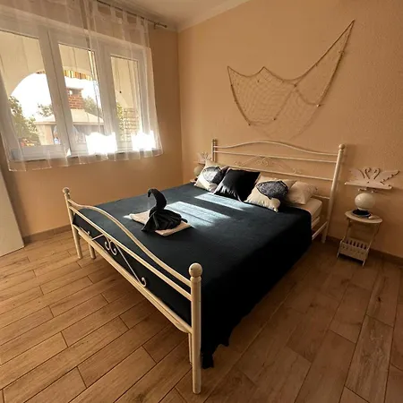 Makakada * Trogir