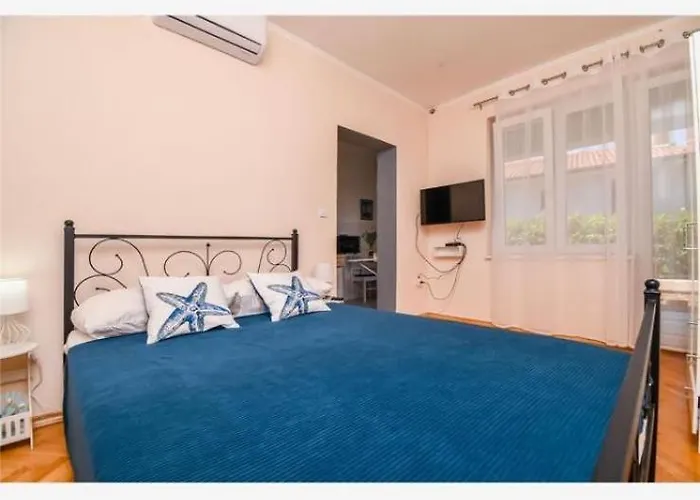 Makakada * Trogir