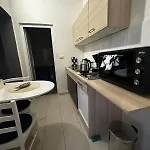 Makakada Apartament *