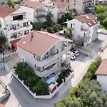 Apartament Makakada *